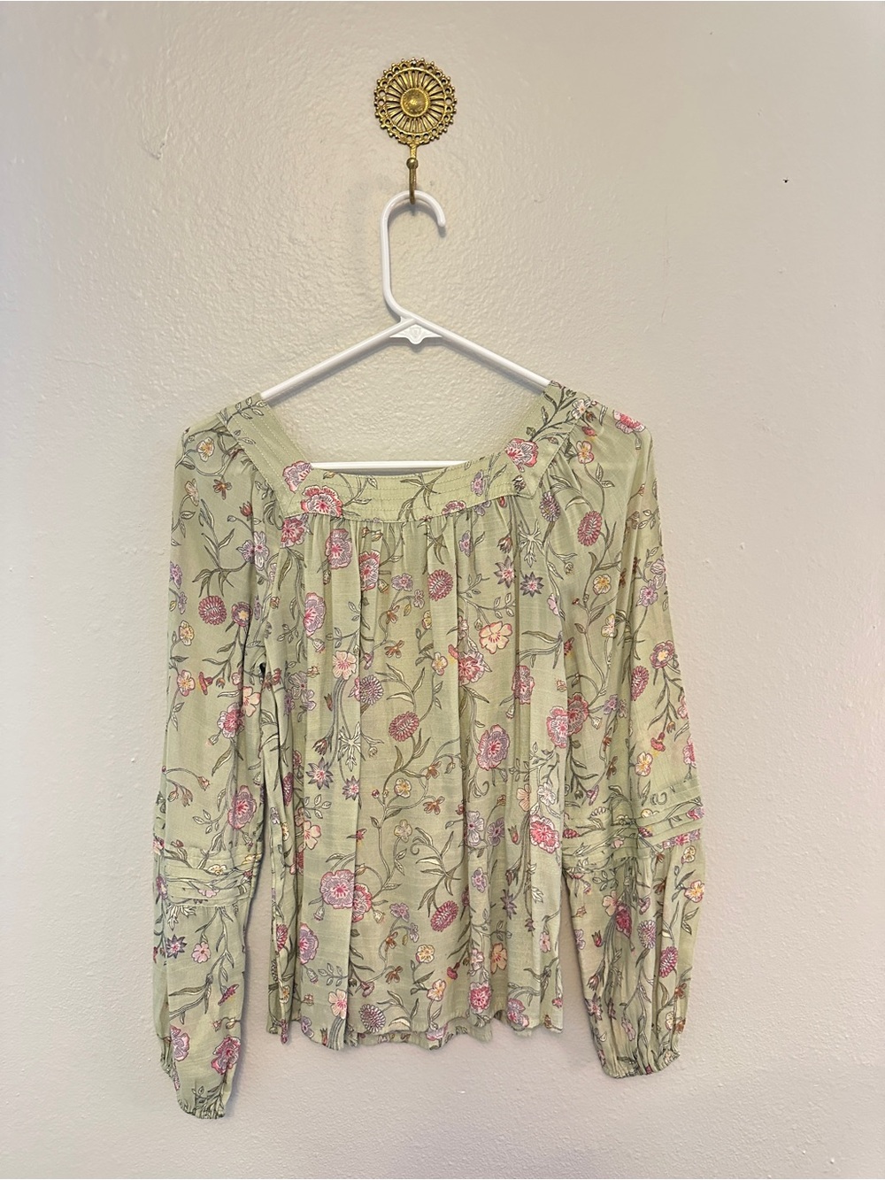 LC Sage Green Floral Peasant Blouse - Picture 3 of 4